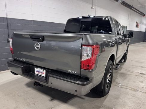 Used 2024 Nissan Titan SV w/ SV Convenience Package image 13
