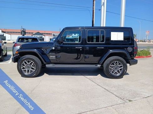 Used 2024 Jeep Wrangler Sahara image 6