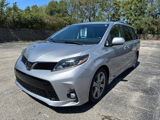 Used 2018 Toyota Sienna SE FWD image 7