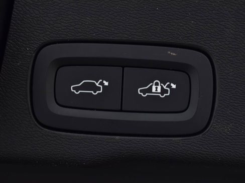 Used 2023 Volvo XC60 T8 Plus w/ Climate Package image 31