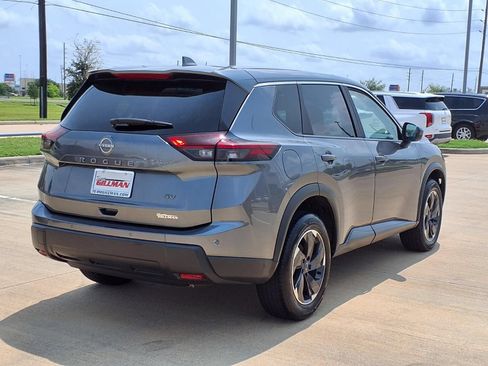 Used 2024 Nissan Rogue SV FWD image 7