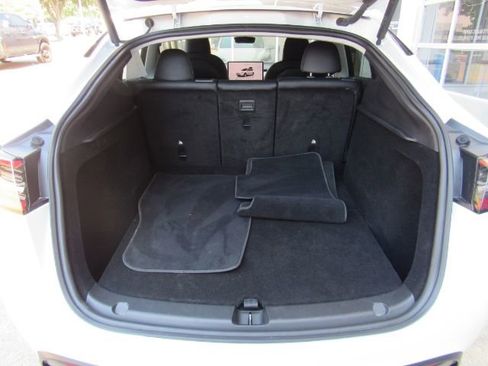 Used 2023 Tesla Model Y Long Range image 25