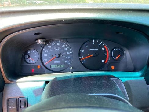Used 2000 Nissan Xterra XE image 10