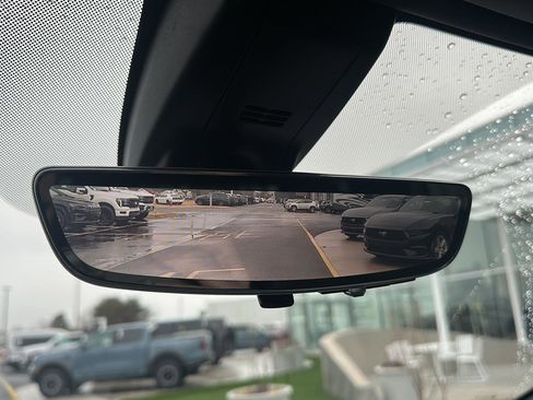 Used 2021 GMC Yukon Denali w/ Denali Premium Package image 17