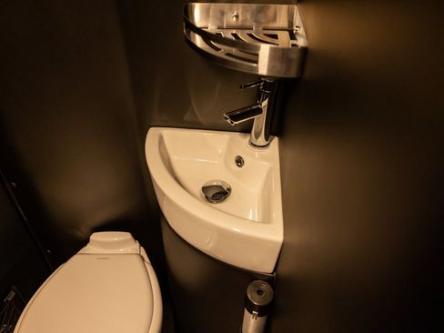 Used 2025 Mercedes-Benz Sprinter 3500 image 34