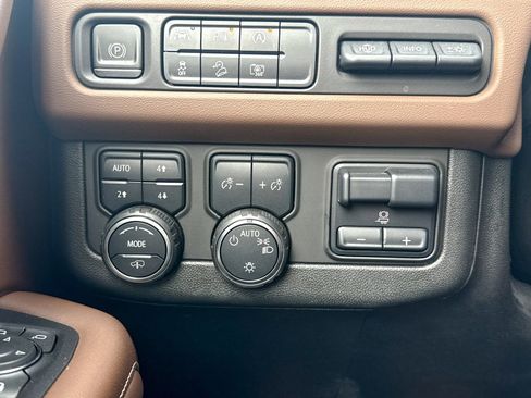 Certified 2023 Chevrolet Tahoe High Country image 40