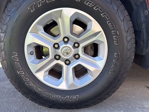 Used 2014 Toyota 4Runner SR5 image 7