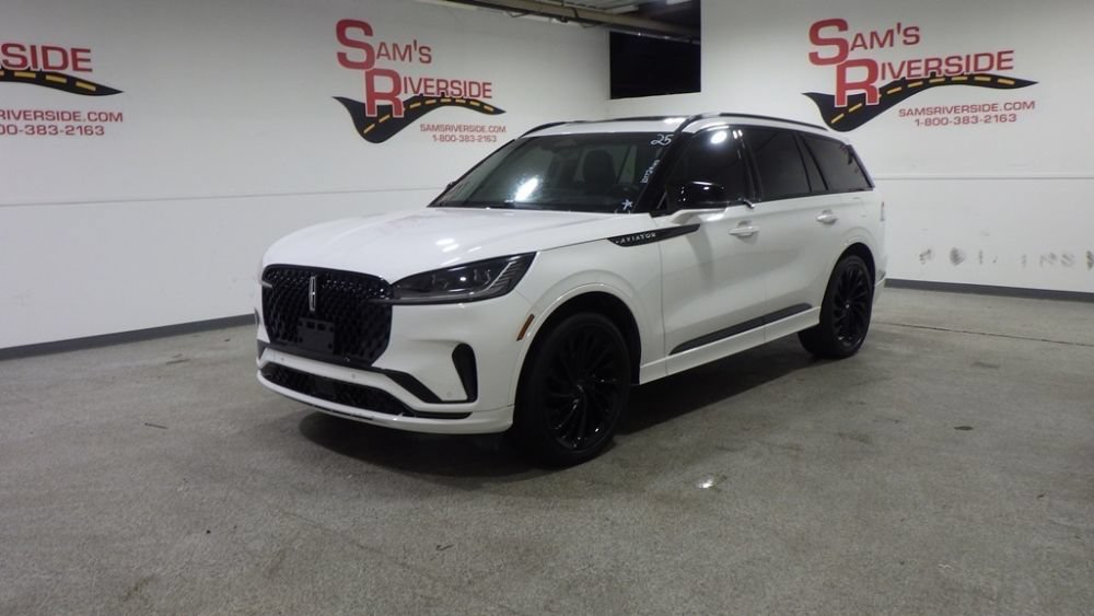 Used 2025 Lincoln Aviator Reserve w/ Equipment Group 201A AWD/4WD image 1