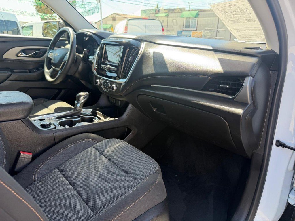 Used 2021 Chevrolet Traverse LS FWD image 20