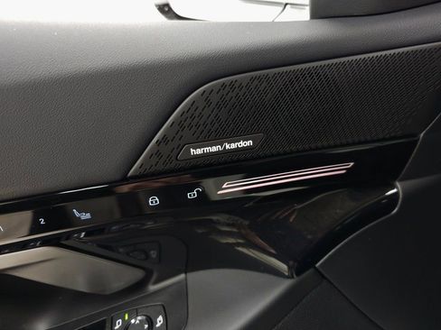 Certified 2025 BMW 530i xDrive image 11