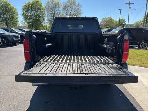 Used 2025 Toyota Tacoma TRD Off-Road AWD/4WD image 7