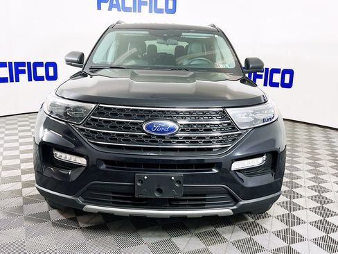Certified 2022 Ford Explorer XLT w/ Equipment Group 202A AWD/4WD image 2
