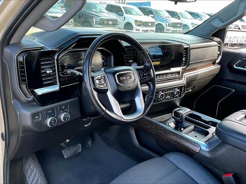 Used 2022 GMC Sierra 1500 Elevation image 17