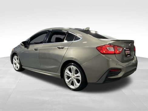 Used 2018 Chevrolet Cruze Premier w/ Premier True North Edition FWD image 7