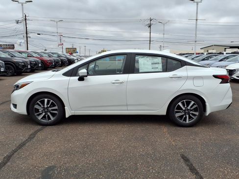 New 2025 Nissan Versa SV w/ Trunk Package image 4