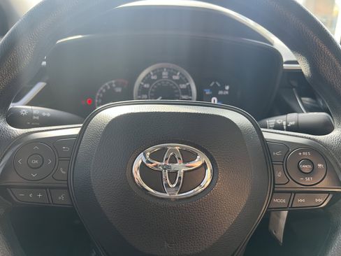 Used 2022 Toyota Corolla LE image 15