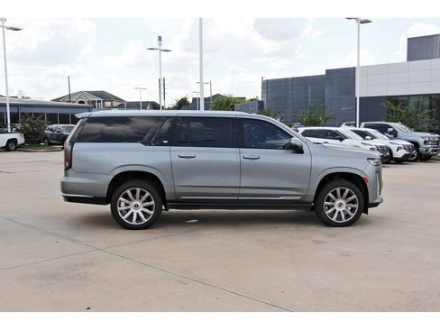Used 2023 Cadillac Escalade ESV Premium Luxury Platinum AWD/4WD image 7