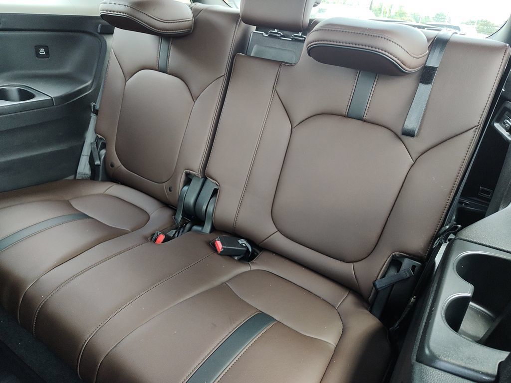 Used 2023 Honda Pilot Elite image 38