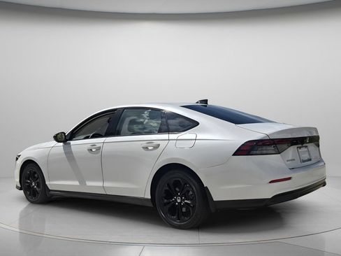 Certified 2025 Honda Accord SE image 8