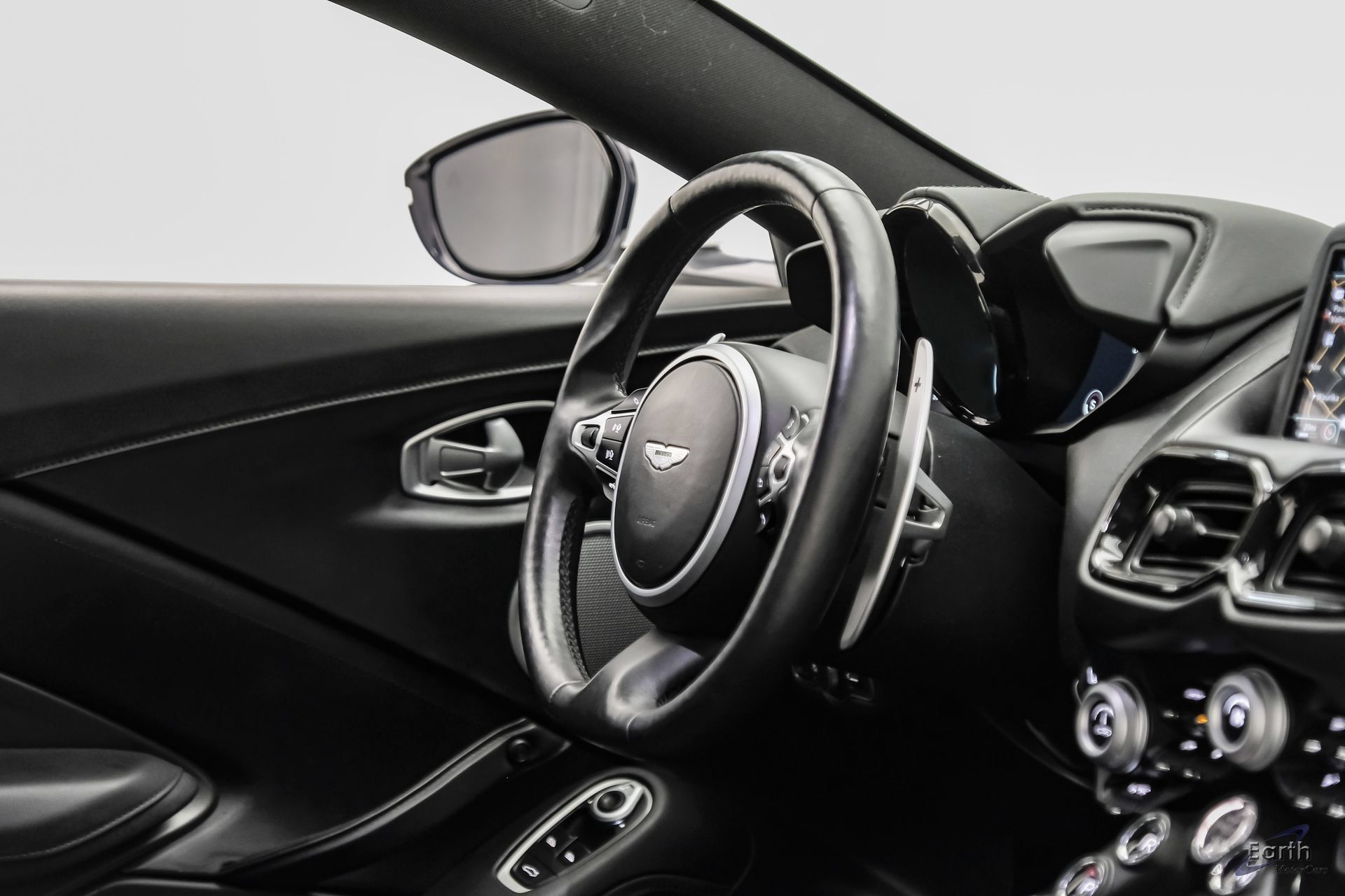 Used 2022 Aston Martin V8 Vantage Coupe RWD image 54