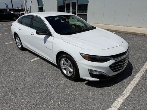 Used 2023 Chevrolet Malibu LS FWD image 2