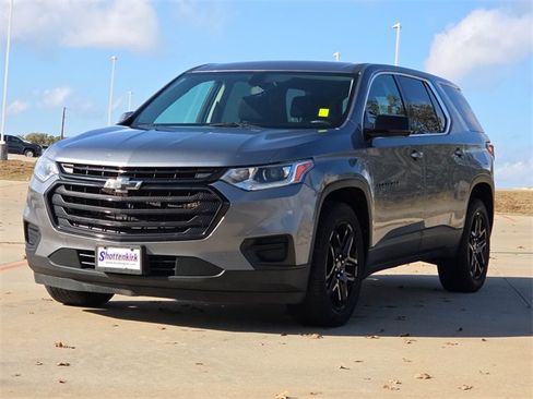 Used 2021 Chevrolet Traverse LS w/ LPO, Blackout Package image 3