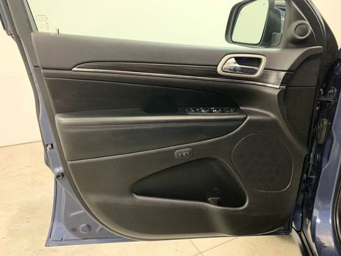 Used 2021 Jeep Grand Cherokee Limited AWD/4WD image 17