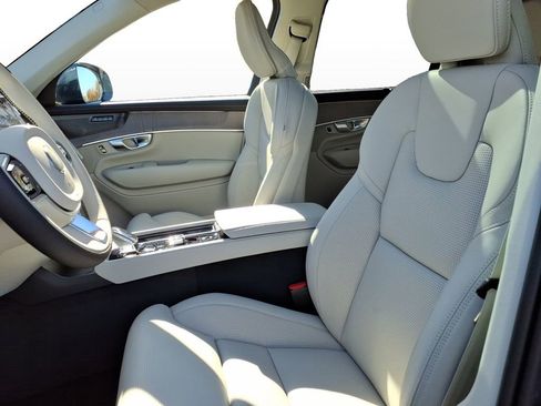 New 2026 Volvo XC90 B5 Ultra image 13