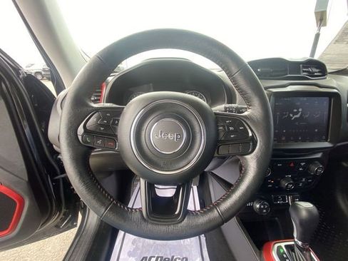 Used 2022 Jeep Renegade Trailhawk image 14