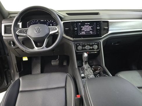 Used 2023 Volkswagen Atlas Cross Sport SE w/ Panoramic Sunroof Package AWD/4WD image 5
