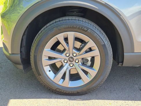 Used 2023 Ford Explorer XLT w/ Equipment Group 202A AWD/4WD image 24