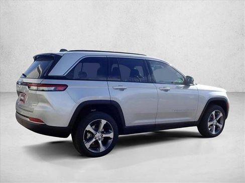New 2026 Jeep Grand Cherokee Limited AWD/4WD image 4