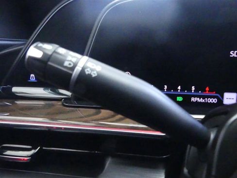 Used 2021 Cadillac Escalade Premium Luxury Platinum AWD/4WD image 23