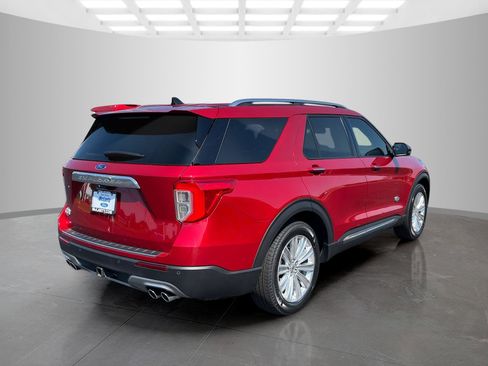 Used 2024 Ford Explorer King Ranch w/ Technology Package RWD image 4