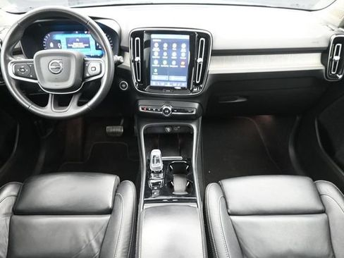 Used 2023 Volvo XC40 B4 Ultimate FWD image 20