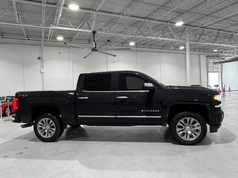 Used 2018 Chevrolet Silverado 1500 LTZ Z71 w/ LTZ Plus Package image 16