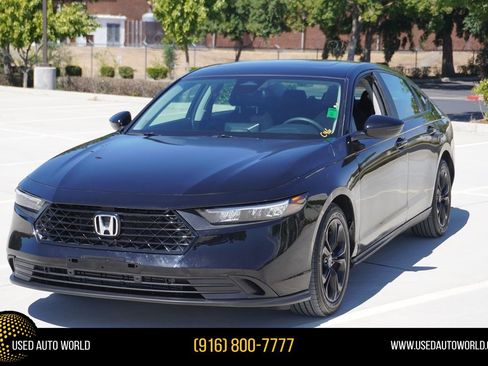Used 2025 Honda Accord SE image 1