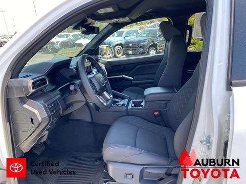 Certified 2025 Toyota Tacoma SR5 w/ SR5 Upgrade Package AWD/4WD image 28