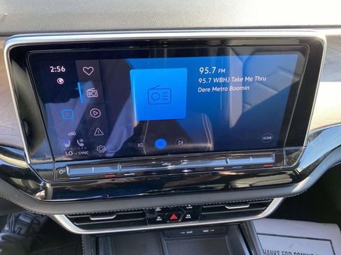 Used 2024 Volkswagen Atlas SE image 15