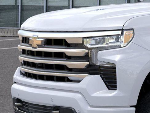 New 2026 Chevrolet Silverado 1500 High Country w/ High Country Premium Package AWD/4WD image 13