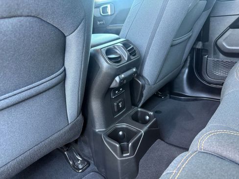 Used 2025 Jeep Wrangler Unlimited Sahara AWD/4WD image 22
