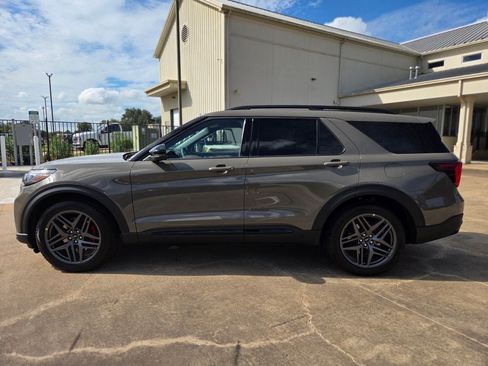 New 2026 Ford Explorer ST w/ Sun And Sound Package AWD/4WD image 8