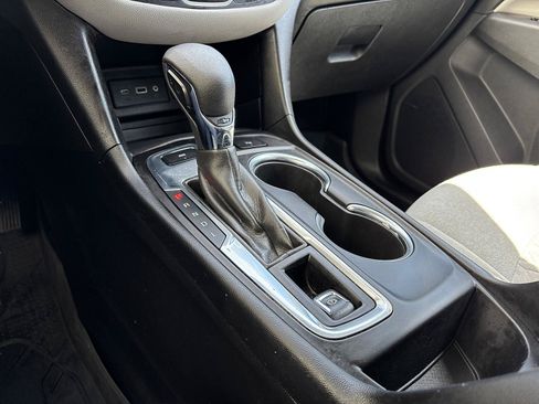 Used 2022 Chevrolet Equinox LT AWD/4WD image 26