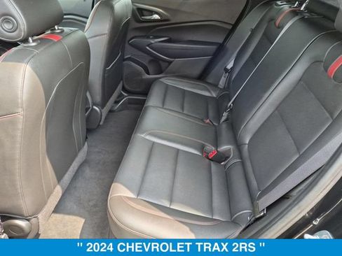 Used 2024 Chevrolet Trax RS w/ Sunroof Package FWD image 28