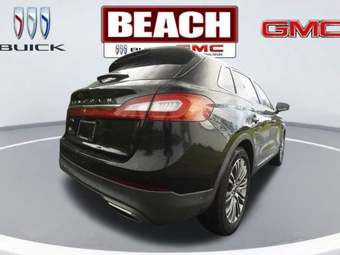 Used 2016 Lincoln MKX Reserve w/ Technology Package FWD image 3