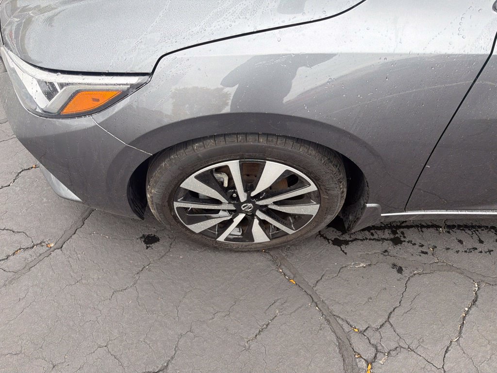 Used 2022 Nissan Sentra SV w/ SV Premium Package FWD image 9