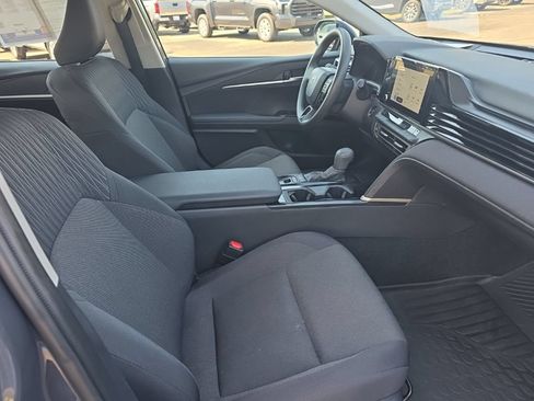 Used 2025 Toyota Camry LE FWD image 9