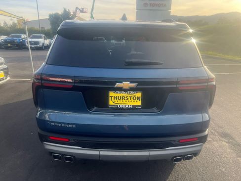 Used 2025 Chevrolet Traverse LT image 9