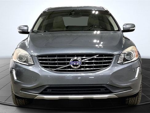 Used 2017 Volvo XC60 T6 Inscription w/ Climate Package image 3