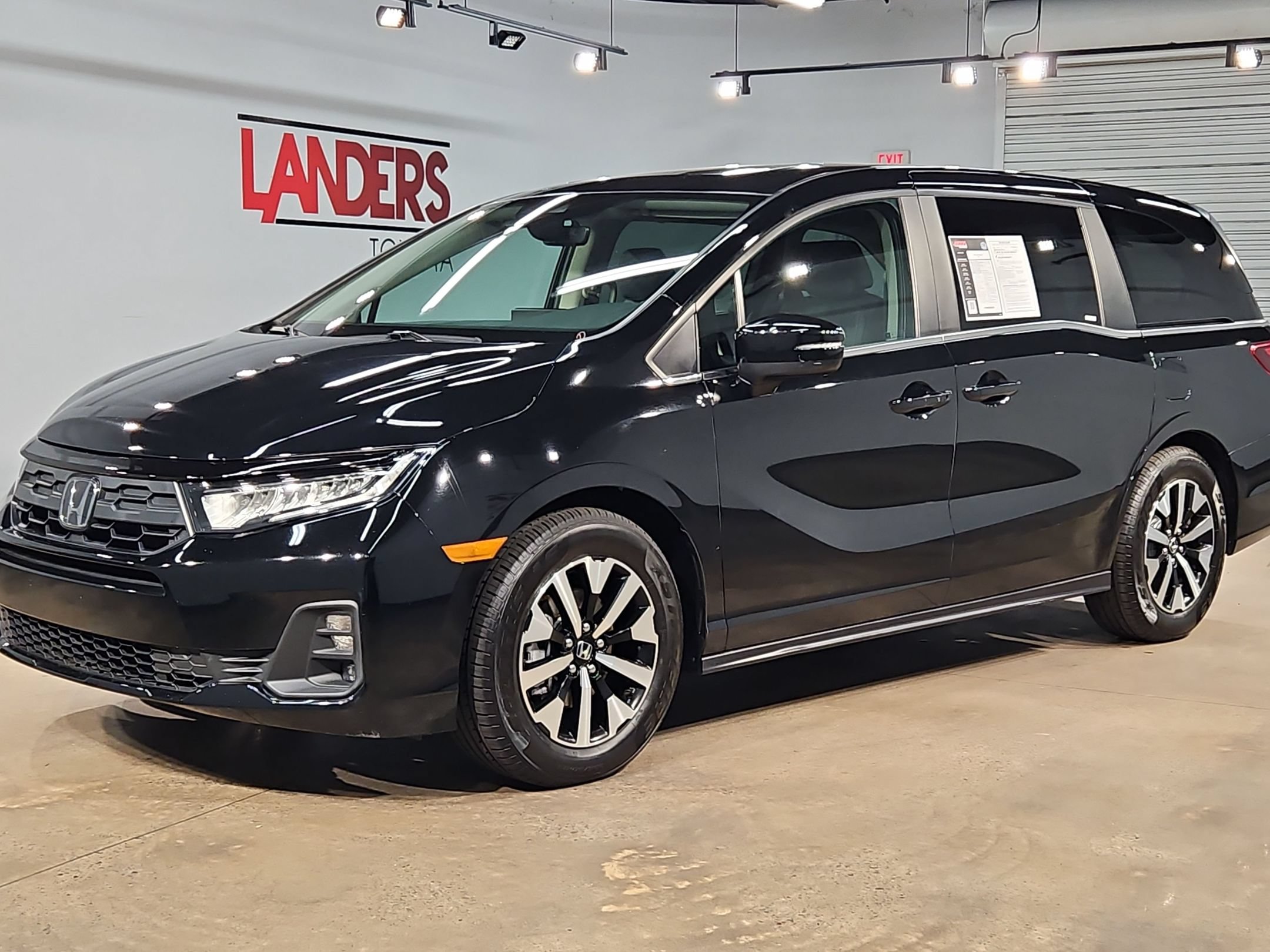 Used 2025 Honda Odyssey EX-L image 3